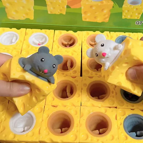 Mouse-in-Cheese Squeeze Toy, 5.5 cm